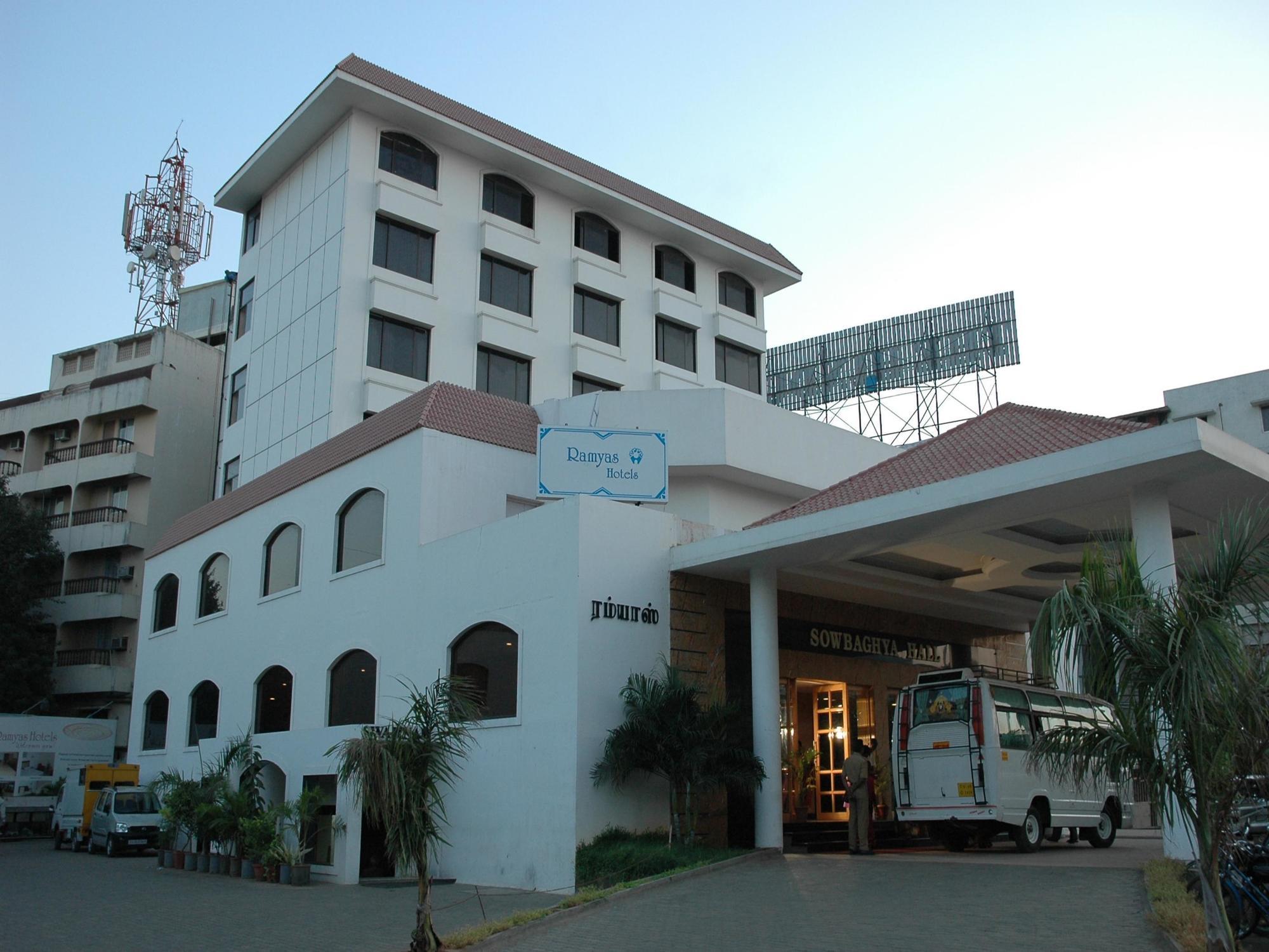 โรงแรมรามยศ Tiruchirappalli ภายนอก รูปภาพ
